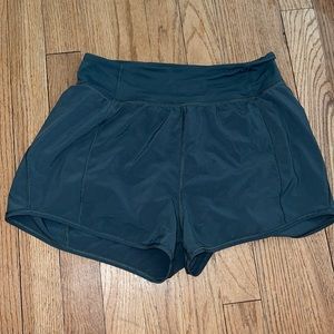Lululemon Hotty Hot Low Rise Short 4” in Green